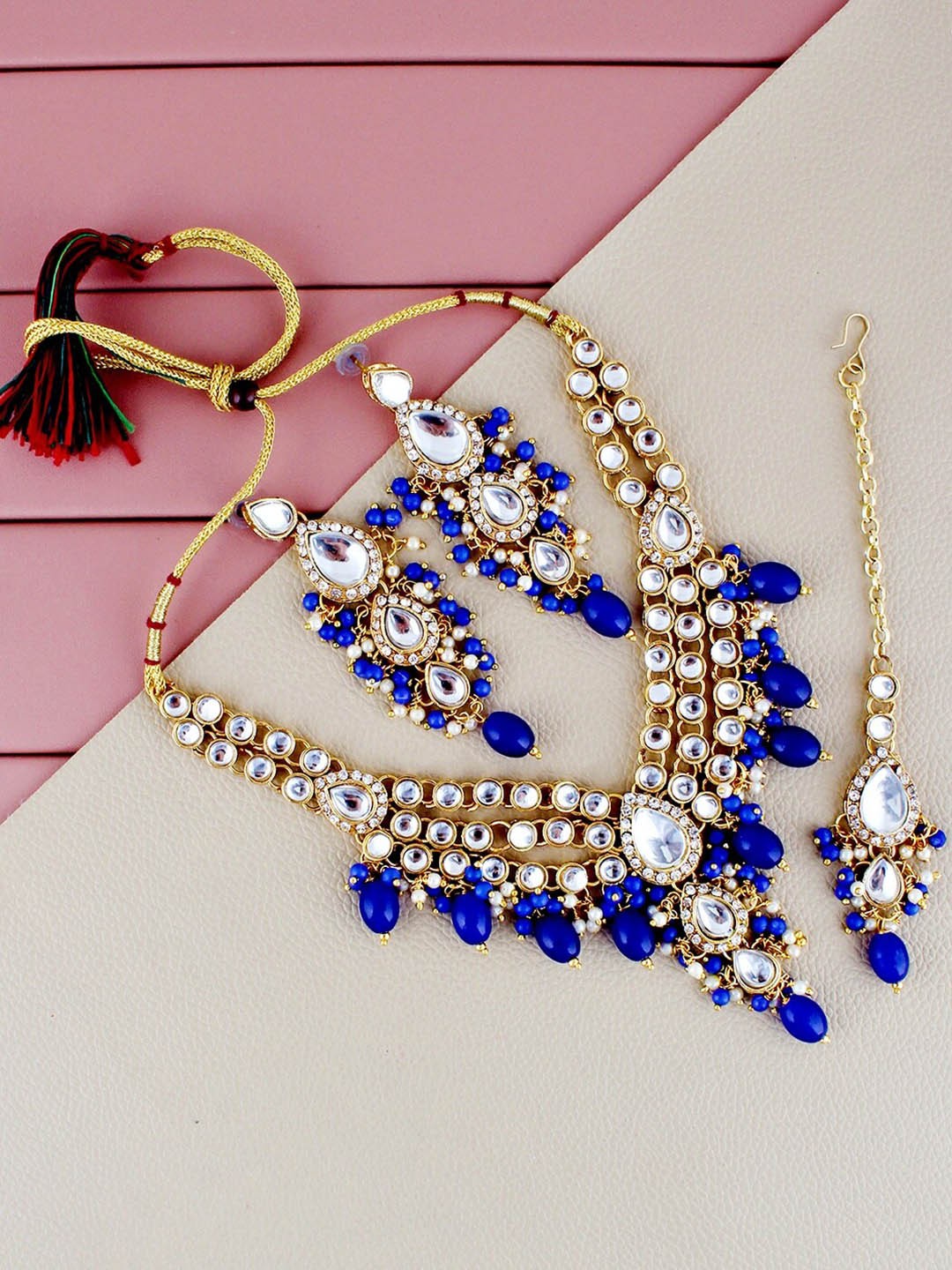 

LUCKY JEWELLERY Gold-Plated Kundan-Studded & Beaded Jewellery Set