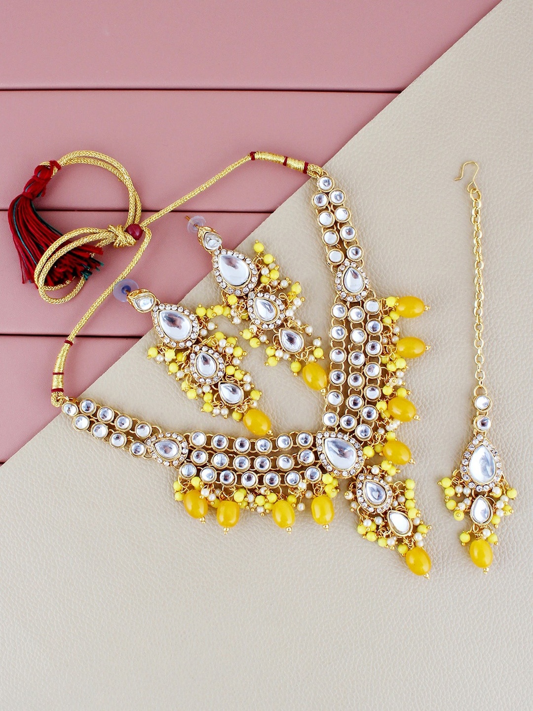 

LUCKY JEWELLERY Gold-Plated Kundan-Studded & Beaded Jewellery Set