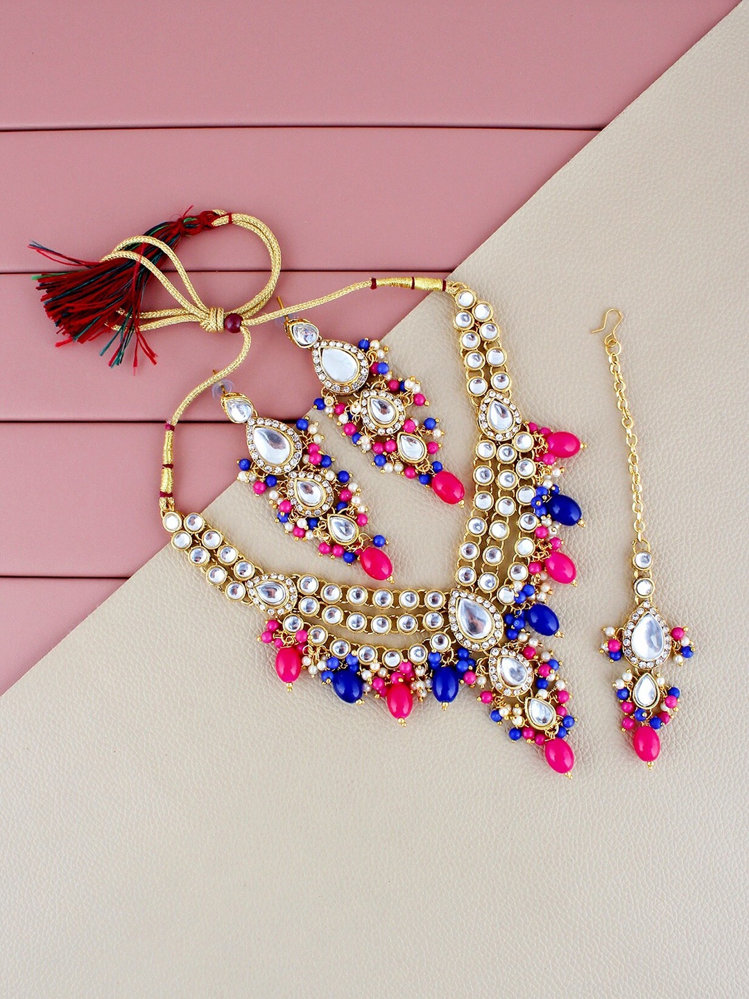 

LUCKY JEWELLERY Gold-Plated Kundan-Studded & Beaded Jewellery Set