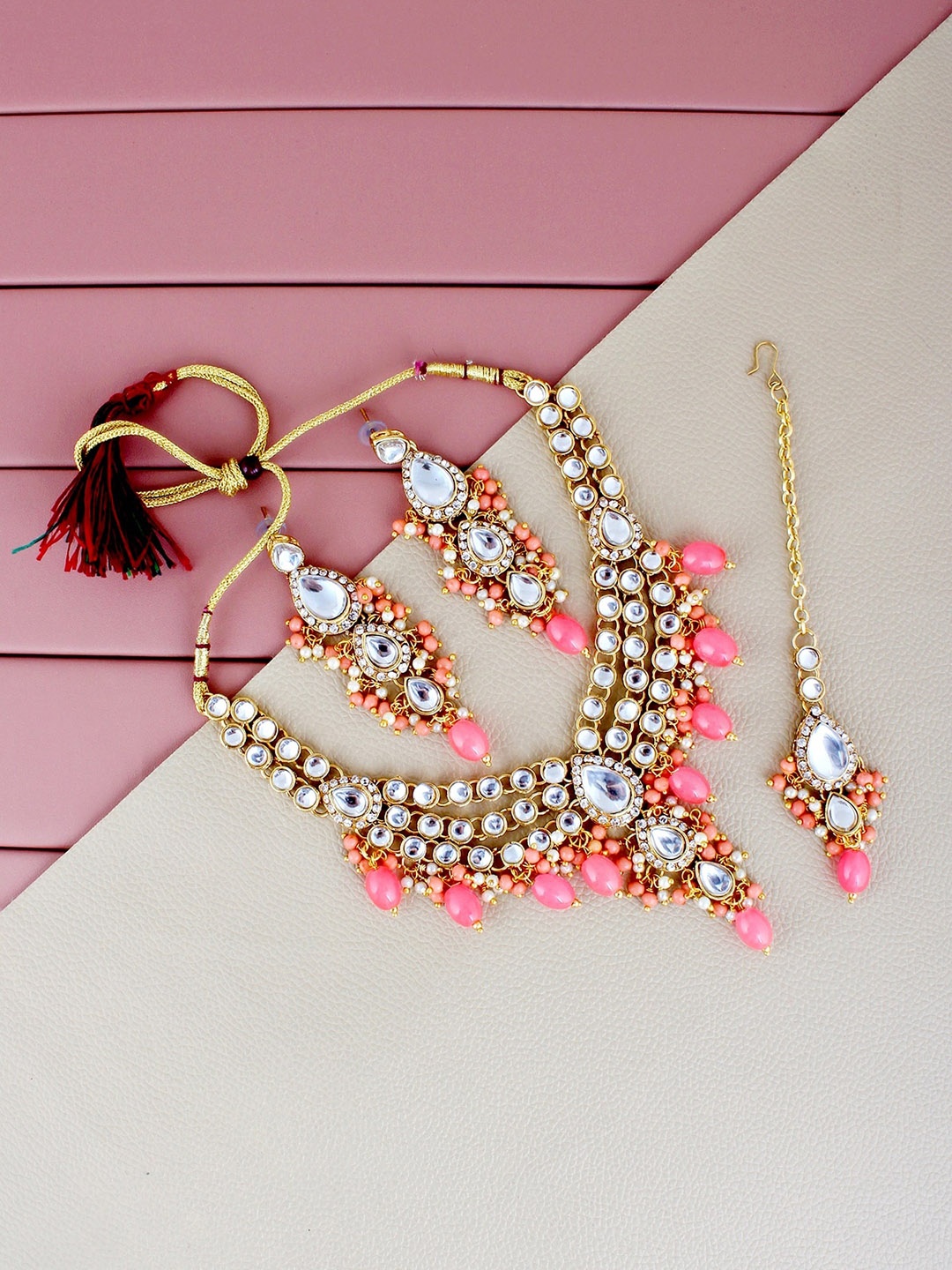 

LUCKY JEWELLERY Gold-Plated Kundan-Studded & Beaded Jewellery Set