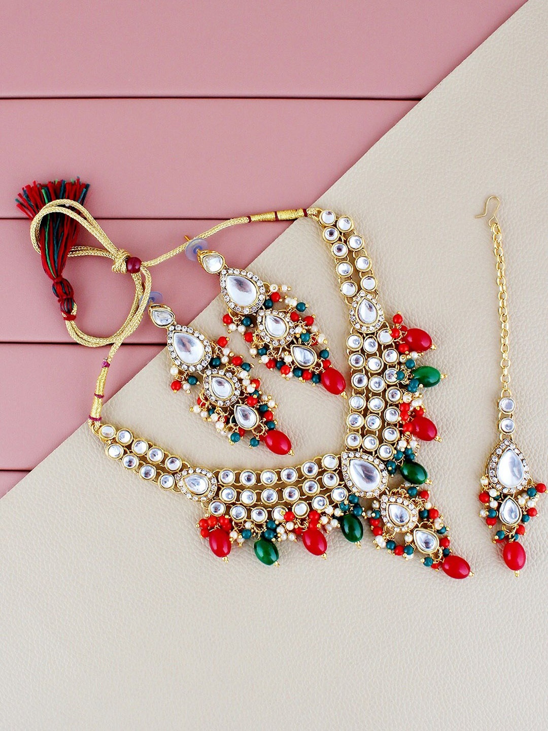 

LUCKY JEWELLERY Gold-Plated Kundan-Studded & Beaded Jewellery Set