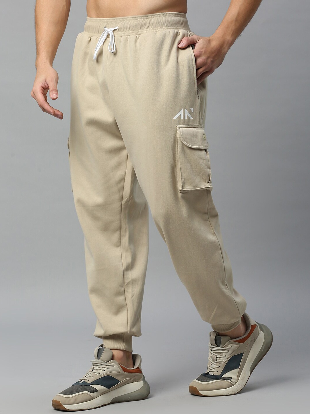 

AESTHETIC NATION Men Mid-Rise Relaxed-Fit Joggers, Beige