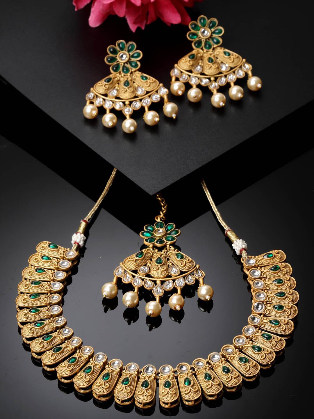 

ADIVA Gold Plated Kundan-Studded & Beaded Jewellery Set