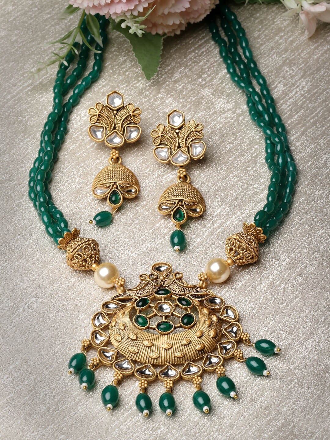 

ADIVA Gold-Plated Kundan Stone Studded & Pearls Beaded Necklace & Earrings