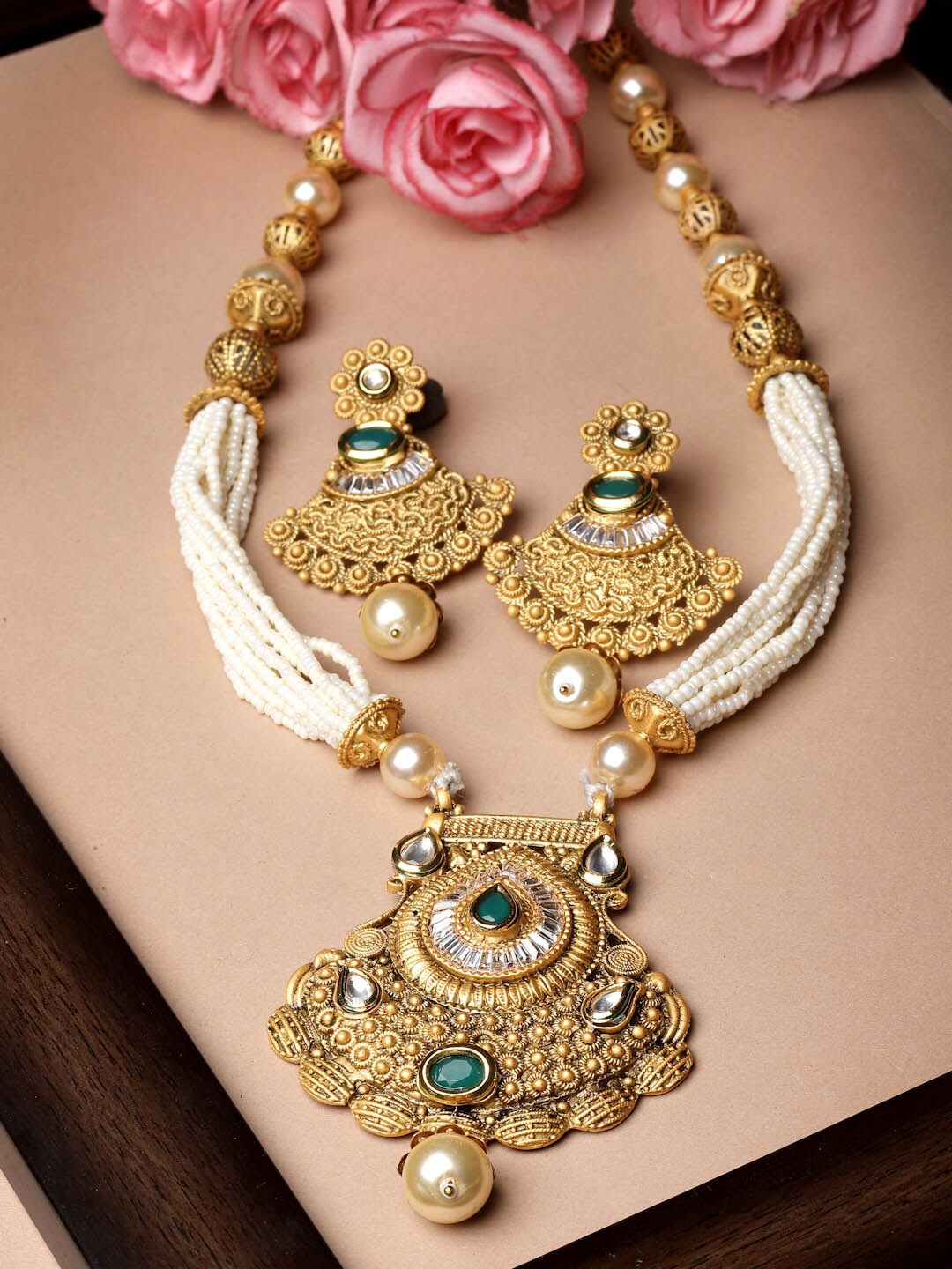 

ADIVA Gold-Plated Kundan-Studded & Pearls-Beaded Jewellery Set