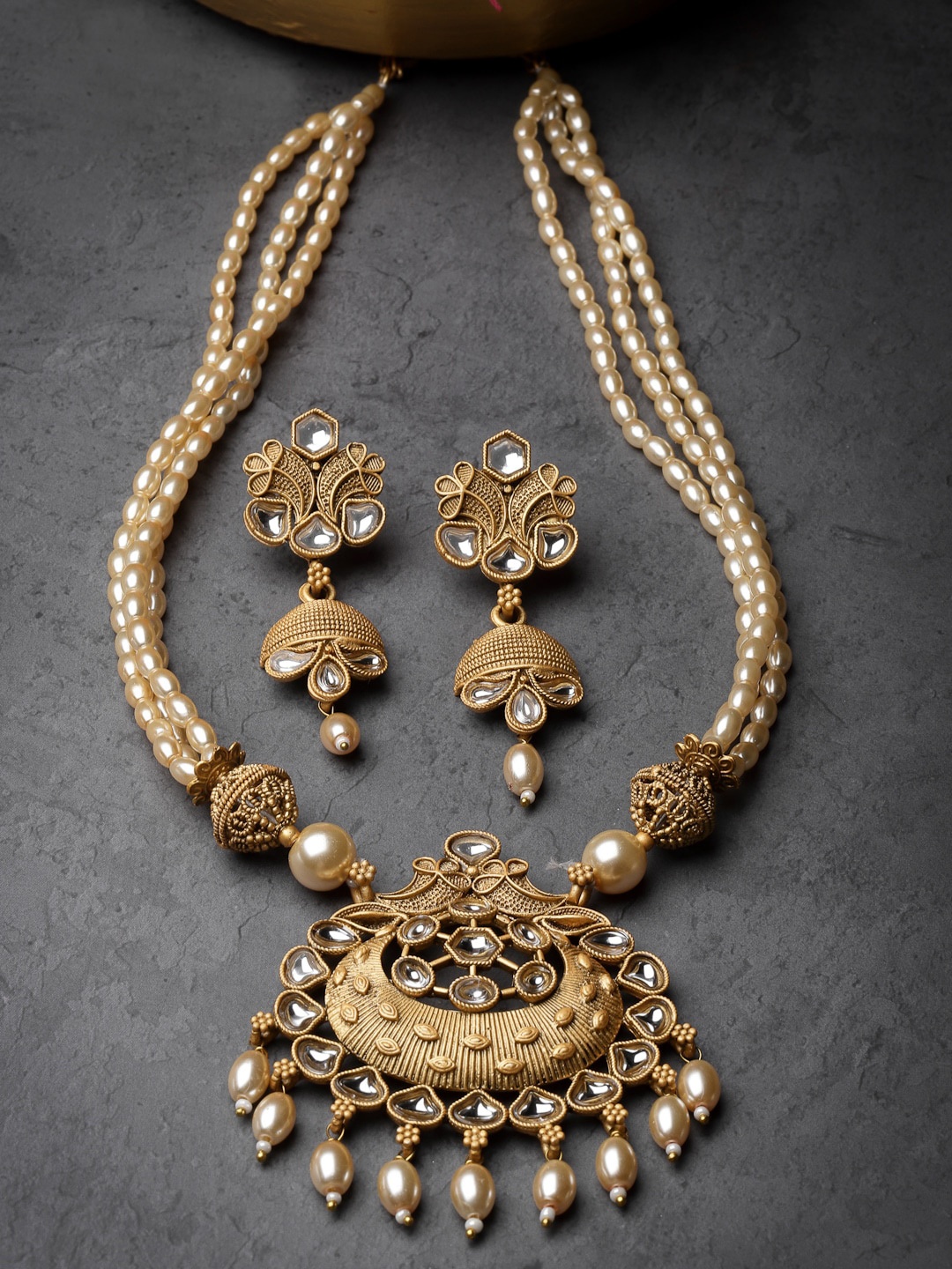 

ADIVA Gold-Plated Kundan Stones Studded & Pearls Beaded Jewellery Set