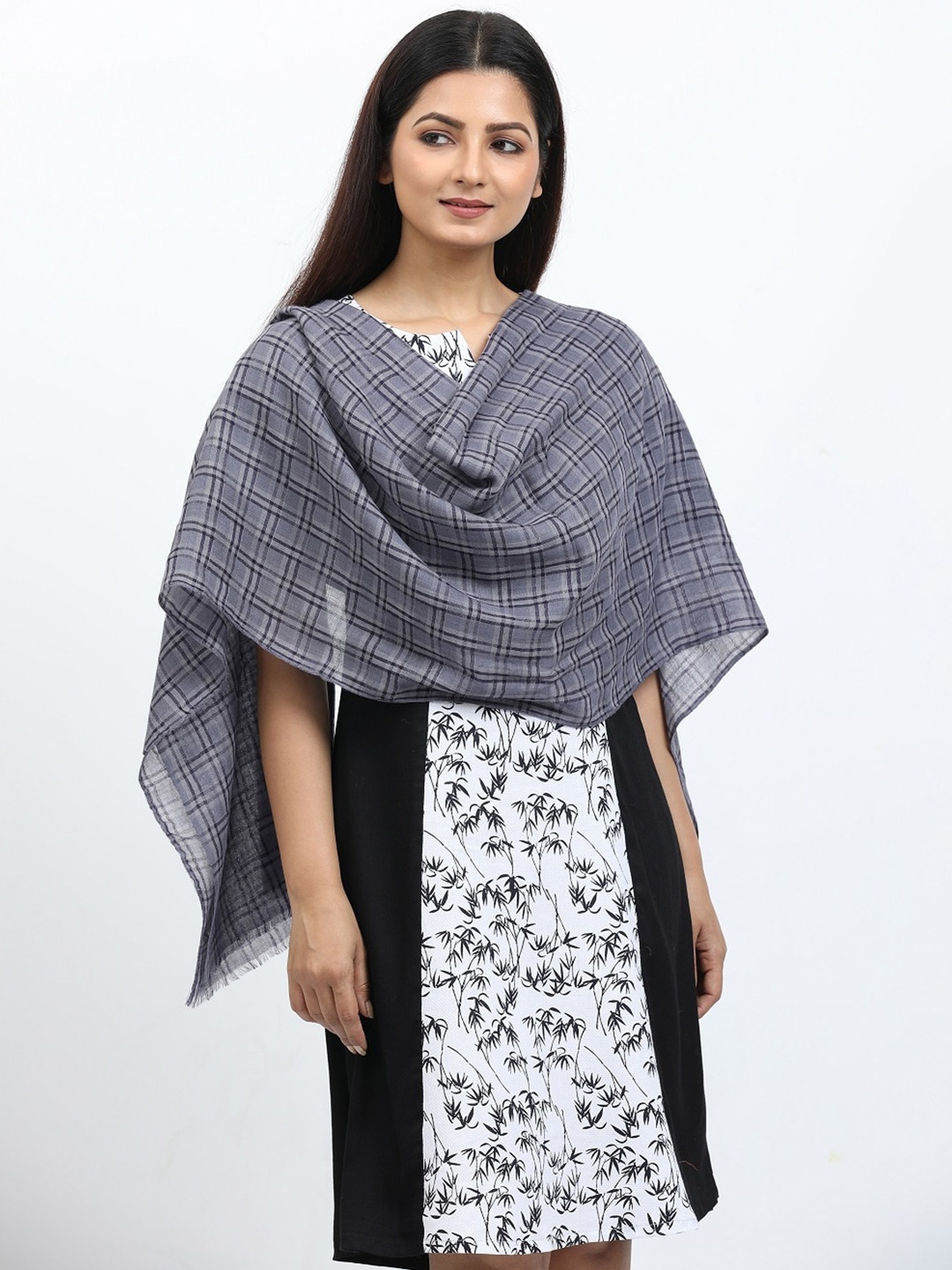 

thickskin Checked Woolen Stole, Assorted