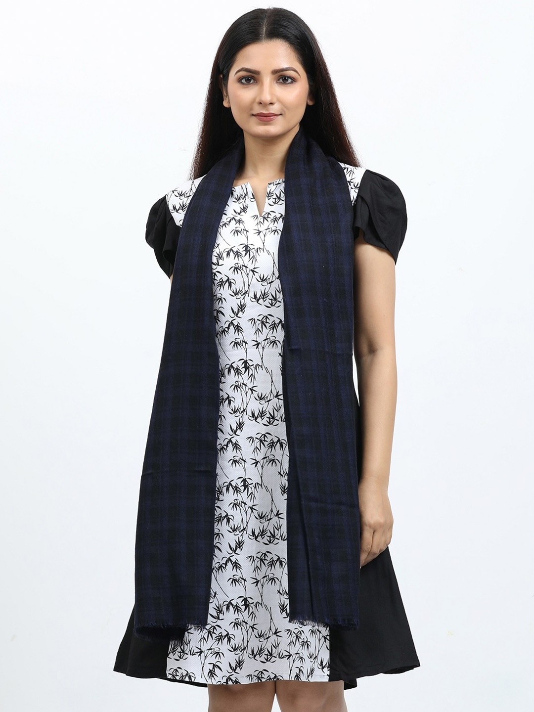 

thickskin Checked Woolen Stole, Assorted