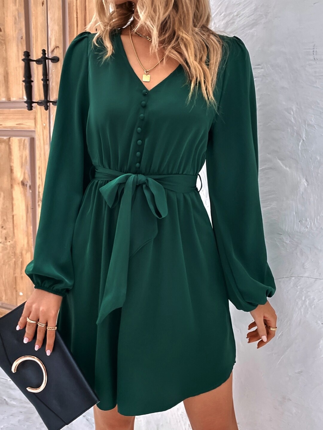 

StyleCast Green V-Neck Puff Sleeves Fit and Flare Dress