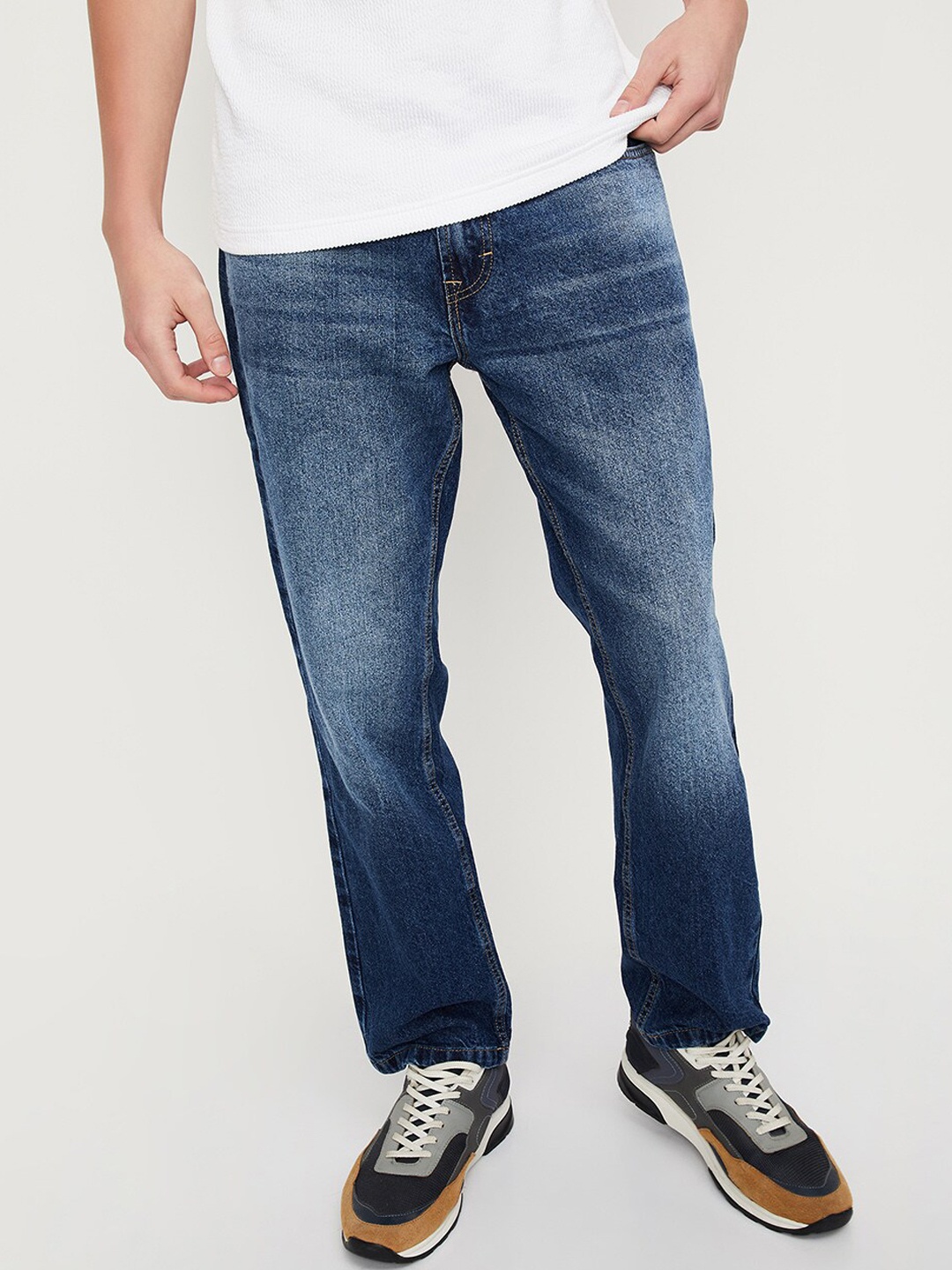 

max Men Regular Fit Mid Rise Heavy Fade Pure Cotton Jeans, Blue