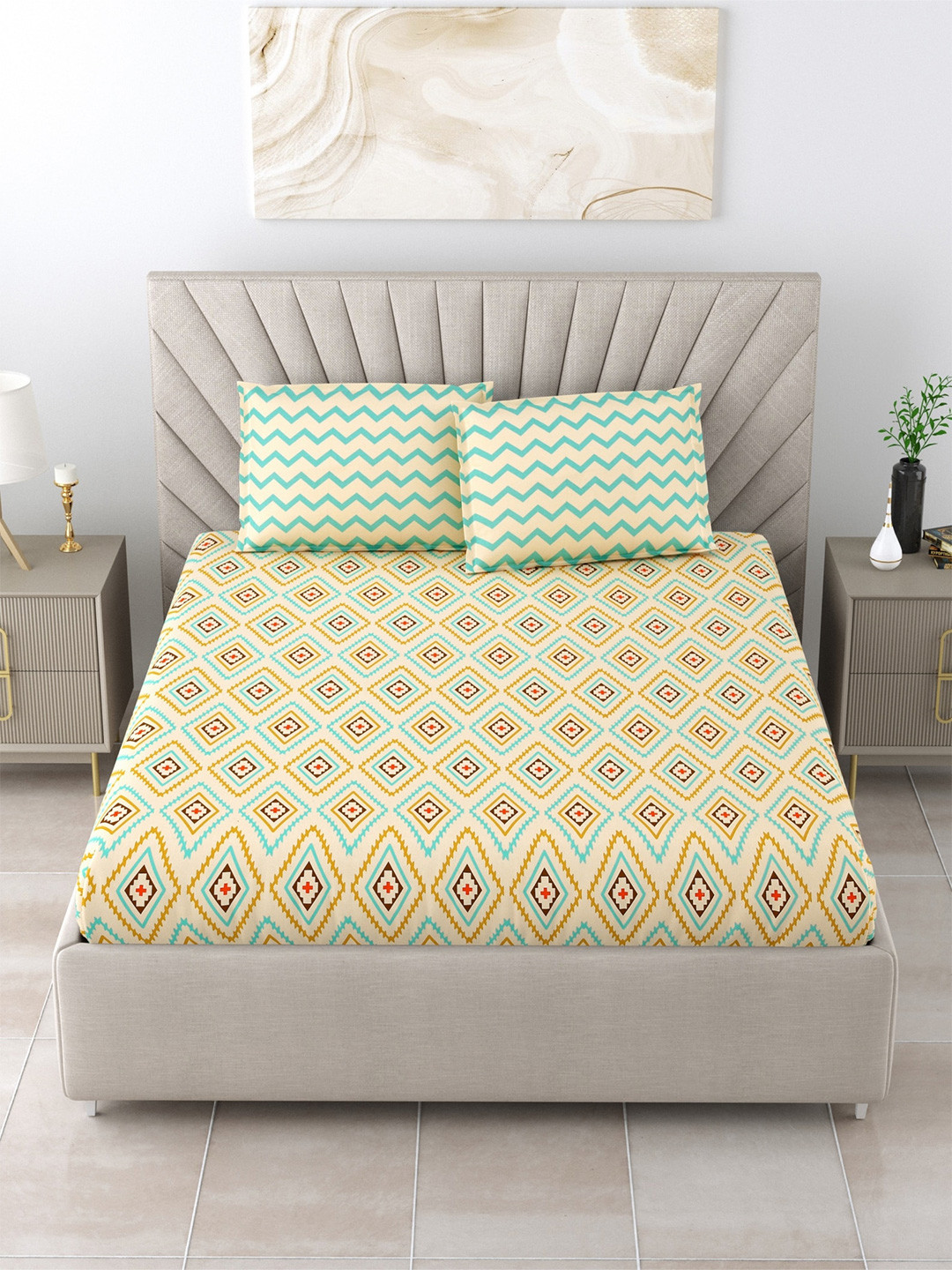 

Salona Bichona Cream-Coloured Geometric Cotton 120 TC Queen Bedsheet With 2 Pillow Covers