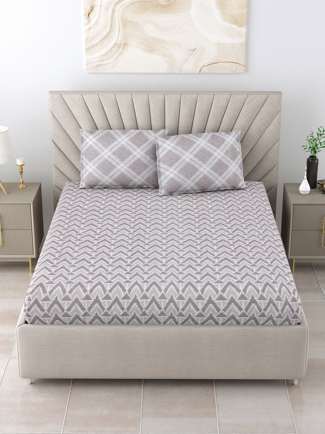 

Salona Bichona Grey & White Printed Cotton 180 TC King Bedsheet with 2 Pillow Covers