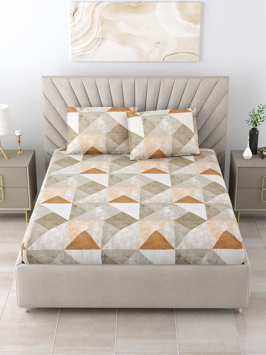 

Salona Bichona Brown & White Geometric 120 TC Pure Cotton King Bedsheet & 2 Pillow Covers