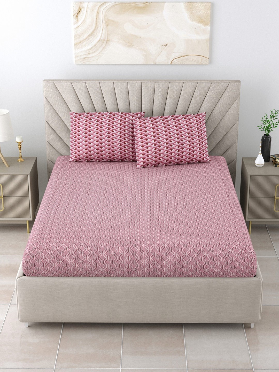

Salona Bichona Magenta Geometric Cotton Reversible 180 TC Queen Bedsheet & Pillow Covers