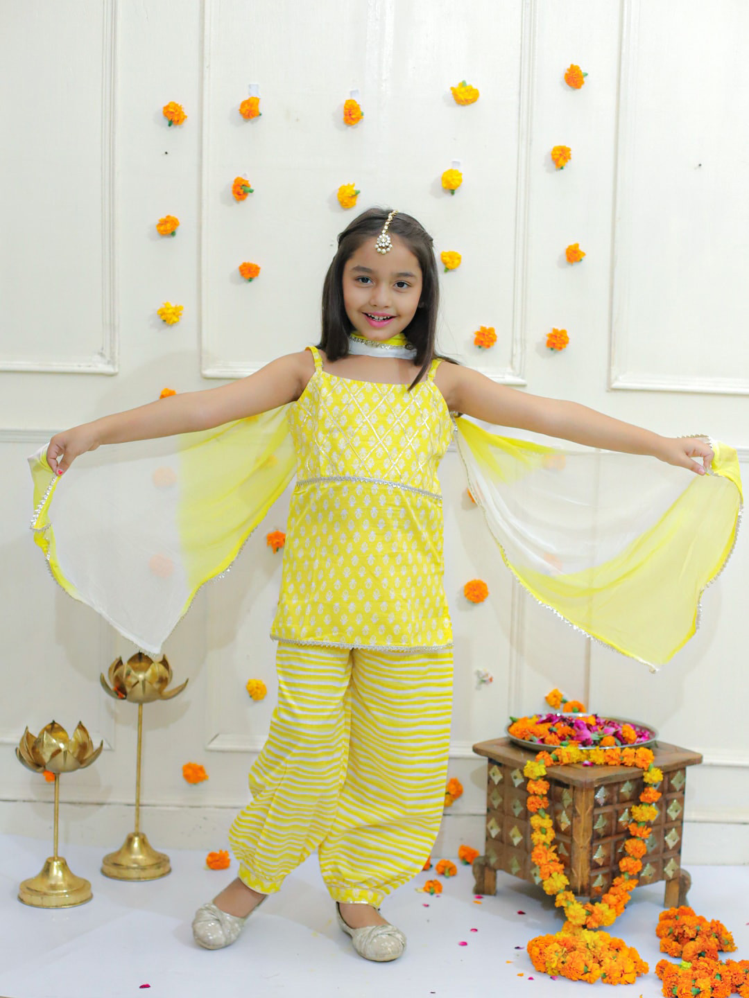 

Ka-mee Girls Floral Printed Shoulder Straps Regular Gotta Patti Kurta Set With Dupatta, Yellow