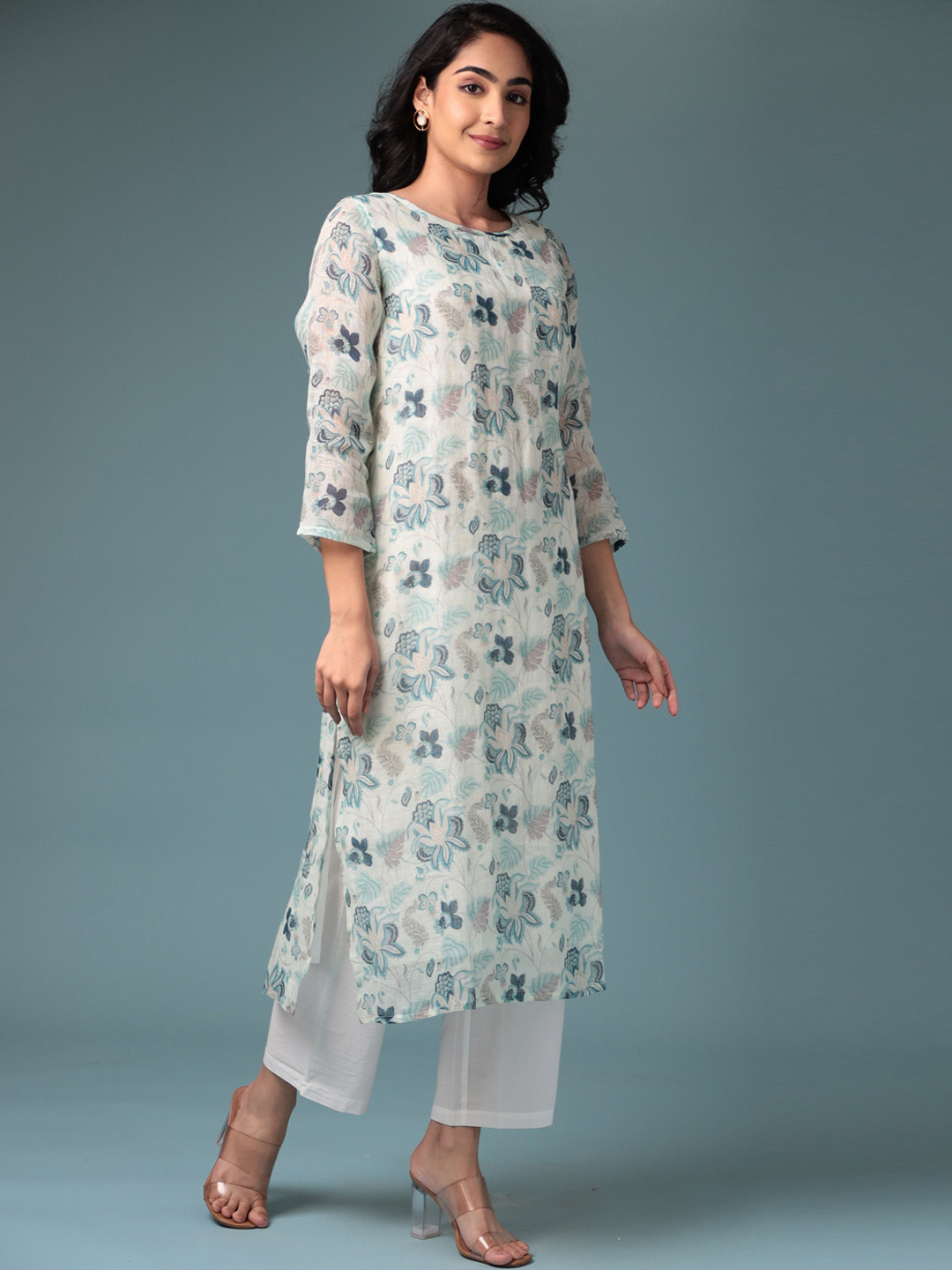 

ZARI Floral Printed Straight Kurta With Trousers, Green