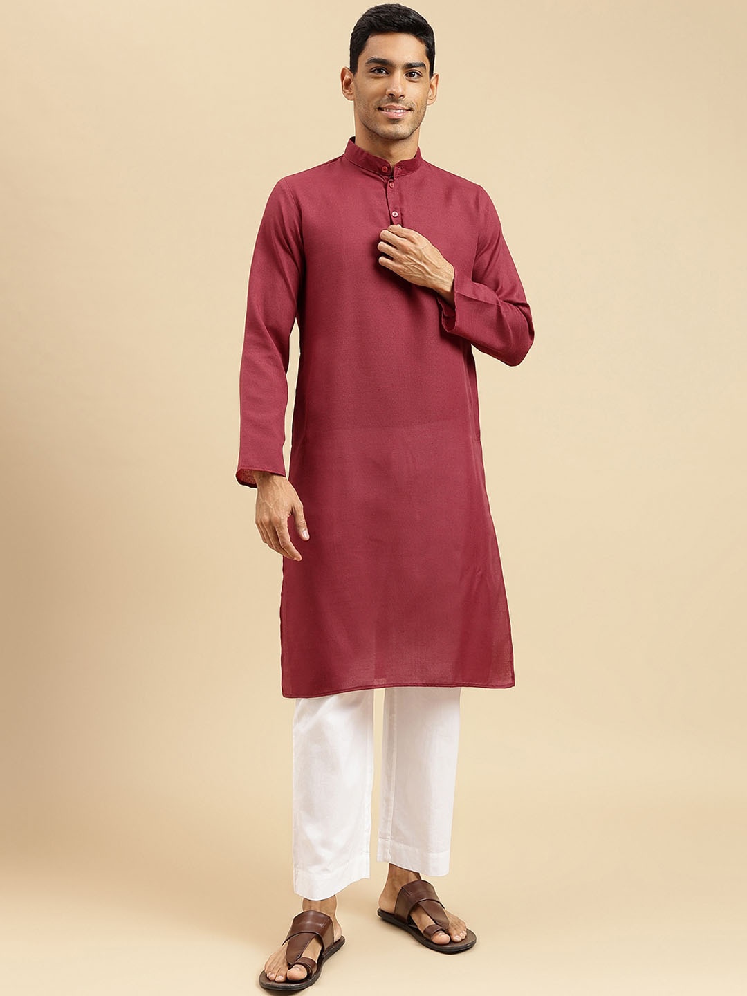 

Sangria Band Collar Straight Kurta & Pyjamas, Maroon