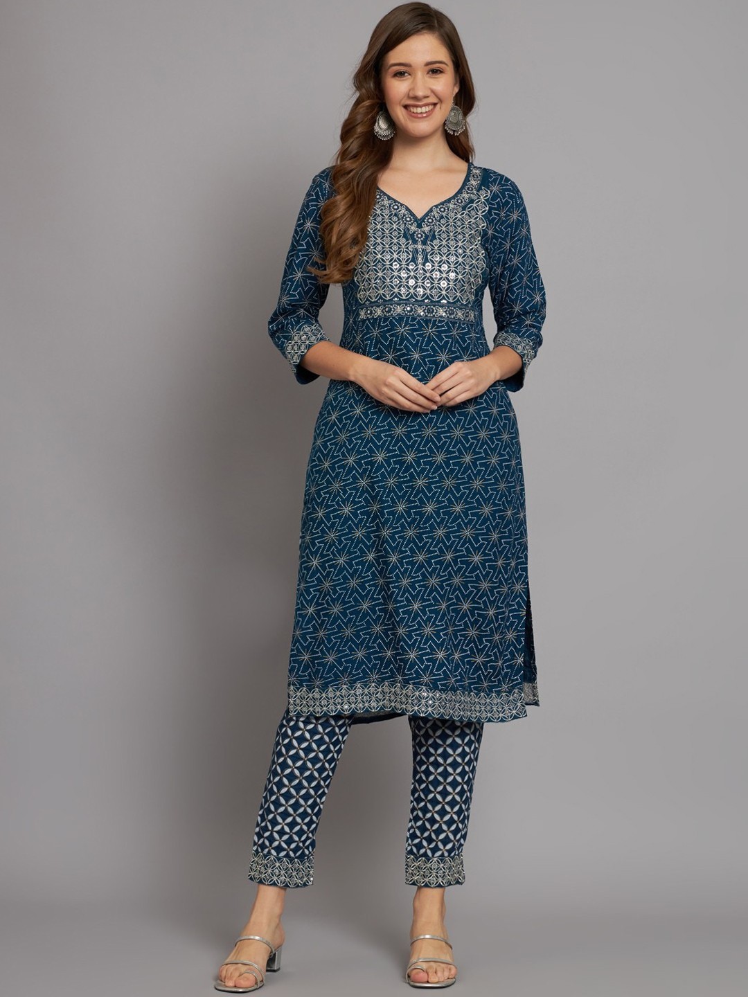 

Miramaar Ethnic Motifs Printed Straight Kurta With Trousers, Blue