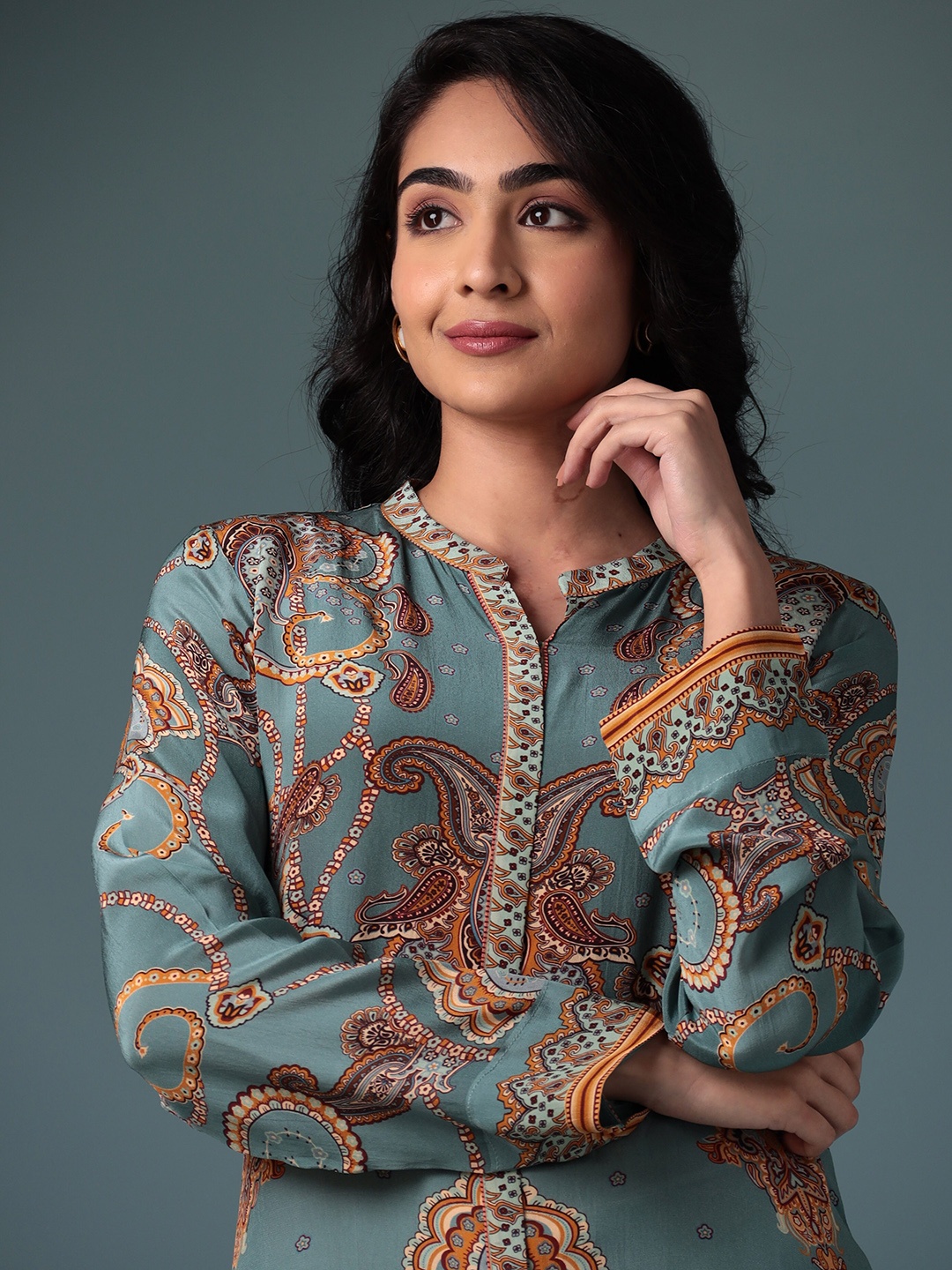 

ZARI Ethnic Motifs Printed Mandarin Collar Curved Kurta, Blue