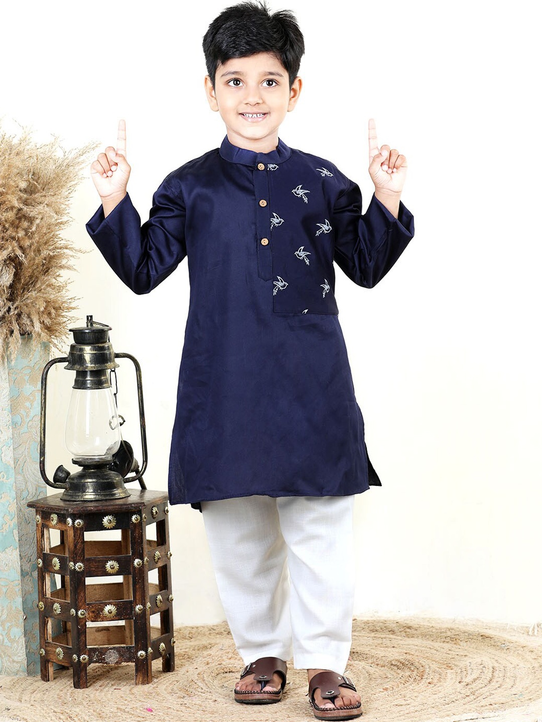 

Here&Now X Kinder Kids Boys Animal Embroidered Regular Thread Work Pure Cotton Kurta with Pyjamas, Navy blue