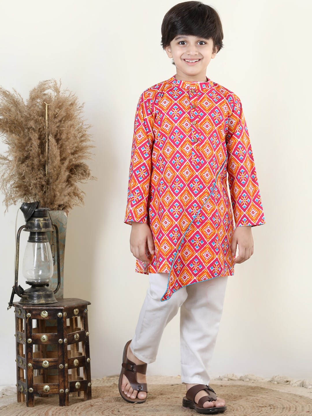 

Here&Now X Kinder Kids Boys Ethnic Motifs Printed Regular Pure Cotton Kurta with Pyjamas, Red