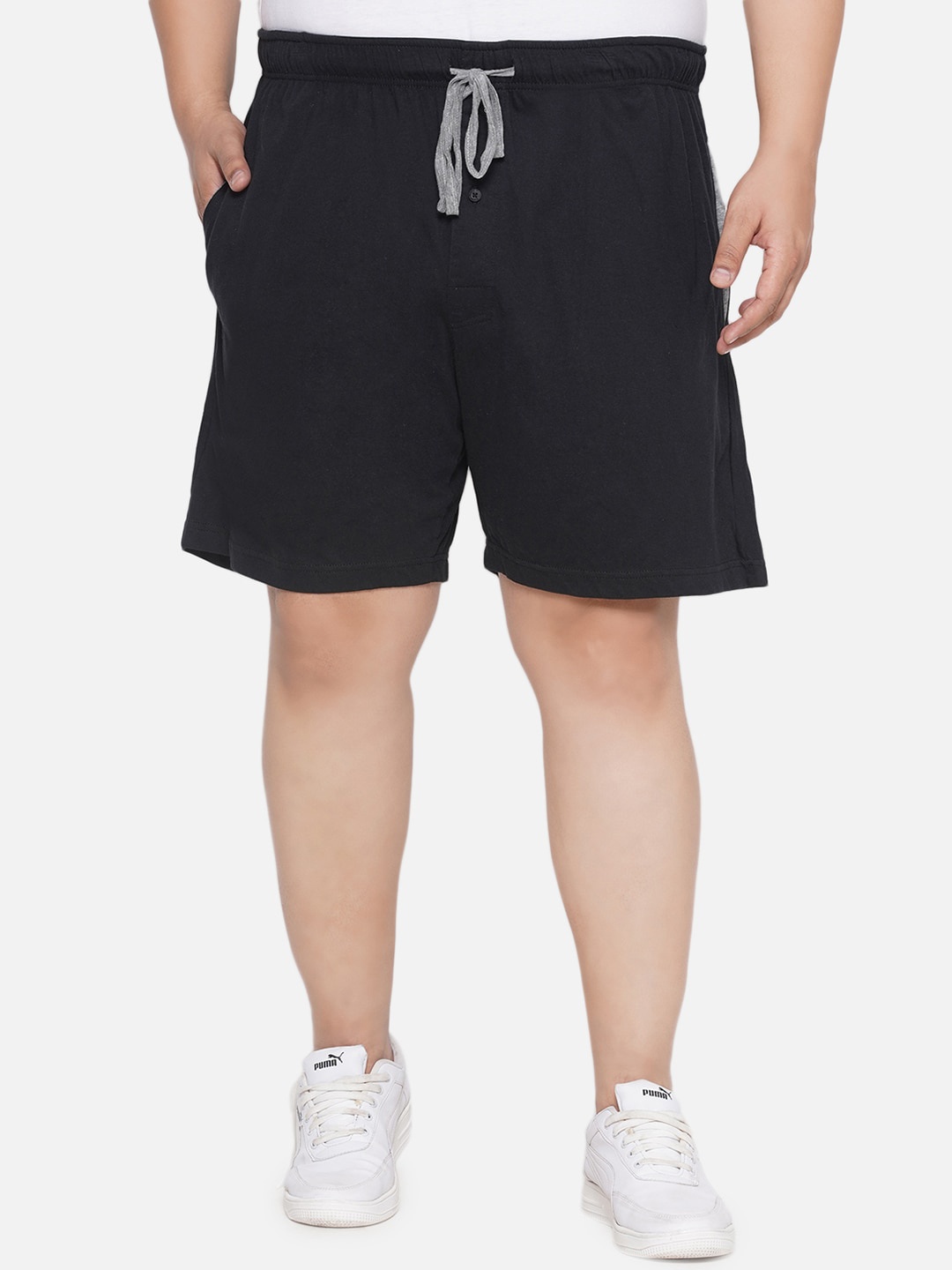 

Santonio Men Mid-Rise Cotton Shorts, Black