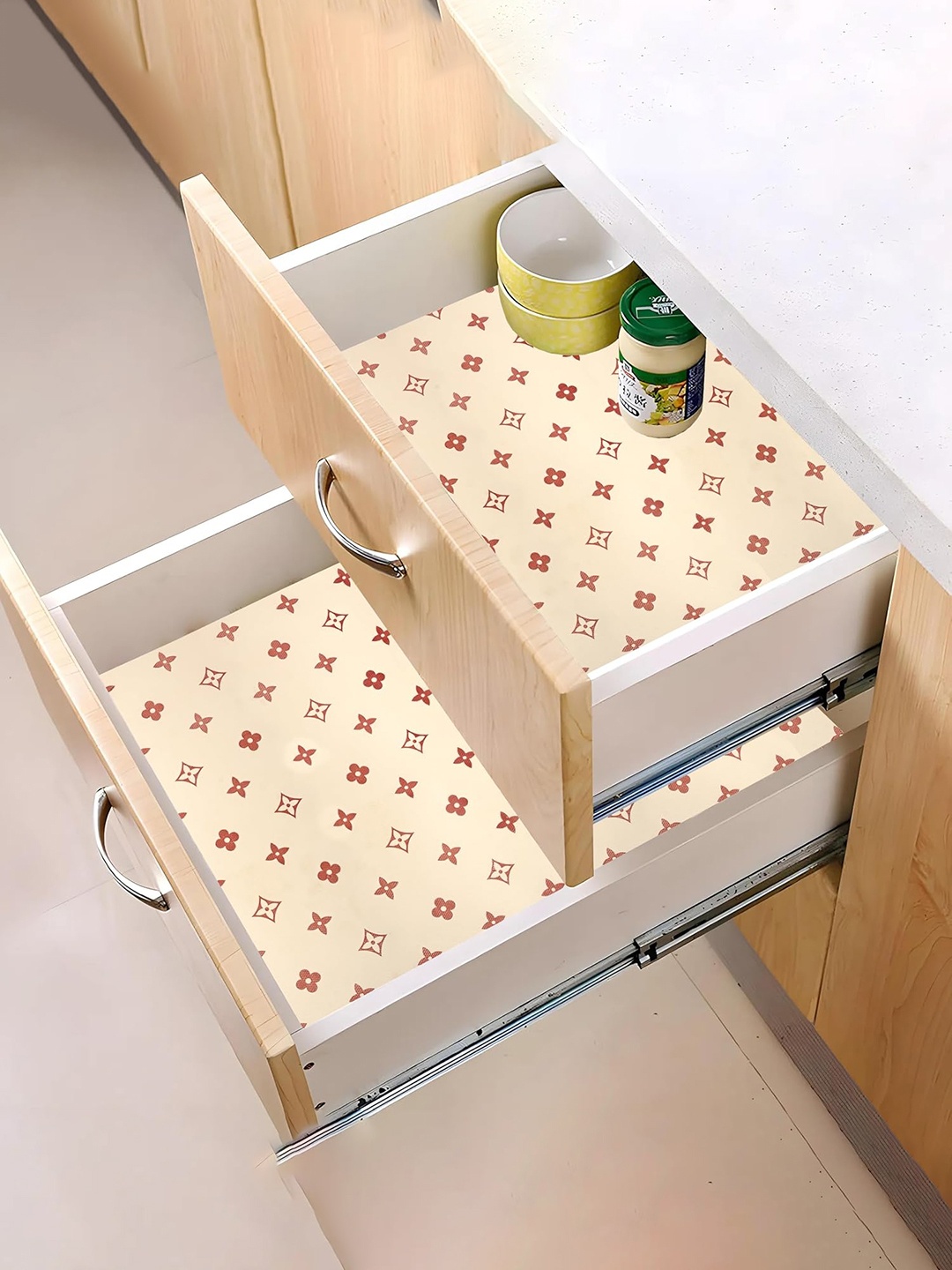 

Kuber Industries Geometric Printed Kitchen Cabinet Shelf Liner, White