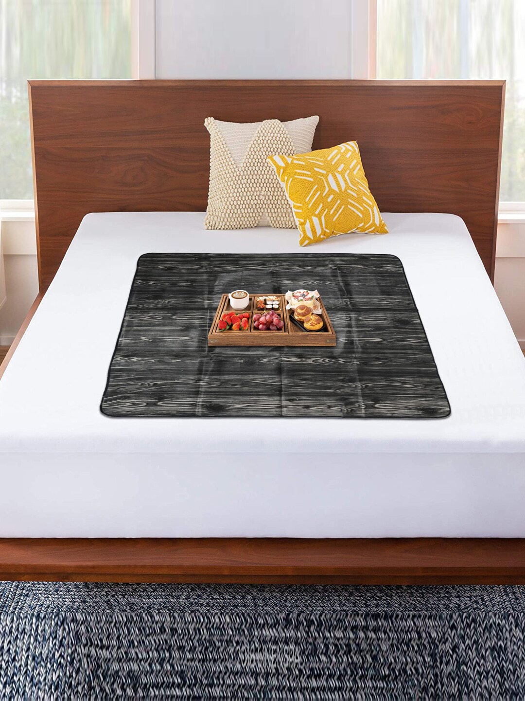 

Kuber Industries Black & White 2 Pieces Printed Square Placemats
