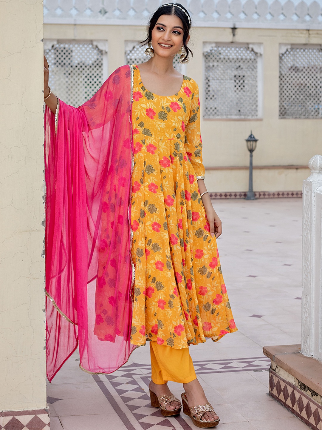 

KASYA Floral Printed Regular Kurta With Trousers & Dupatta, Mustard