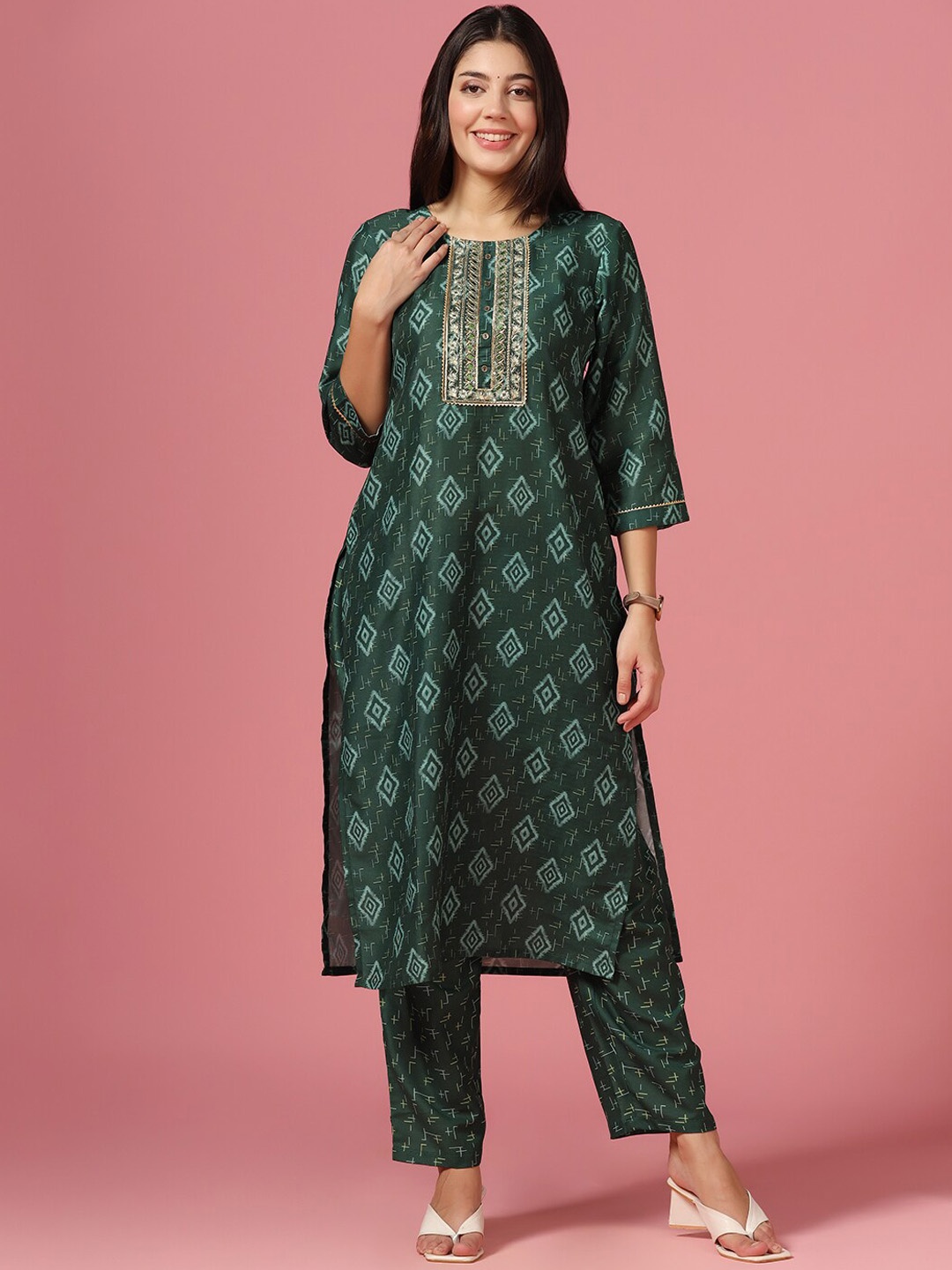 

FASHION DREAM Ethnic Motifs Printed Gotta Patti Kurta With Trousers, Green