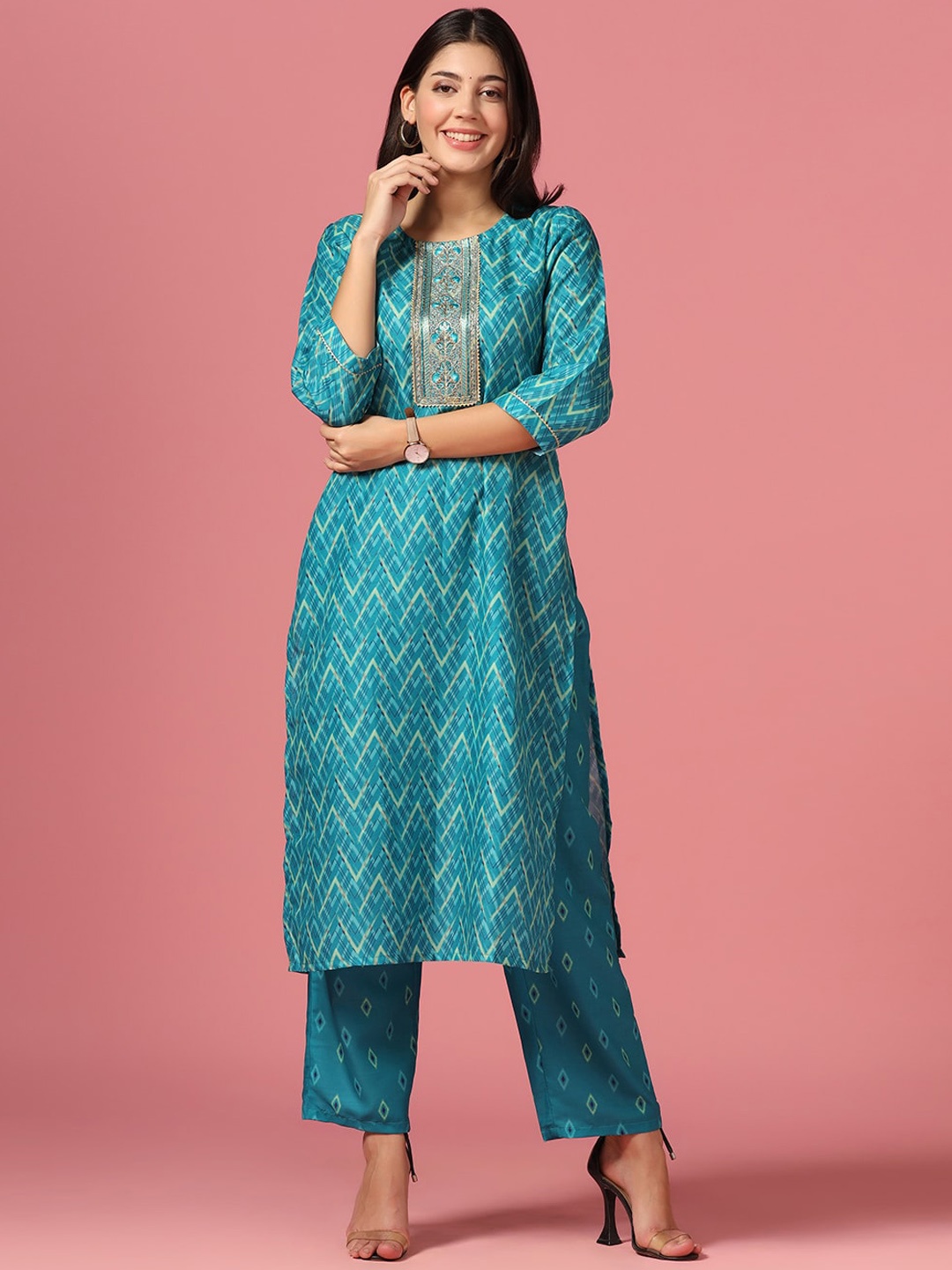 

FASHION DREAM Chevron Printed Gotta Patti Regular Kurta with Trousers, Green