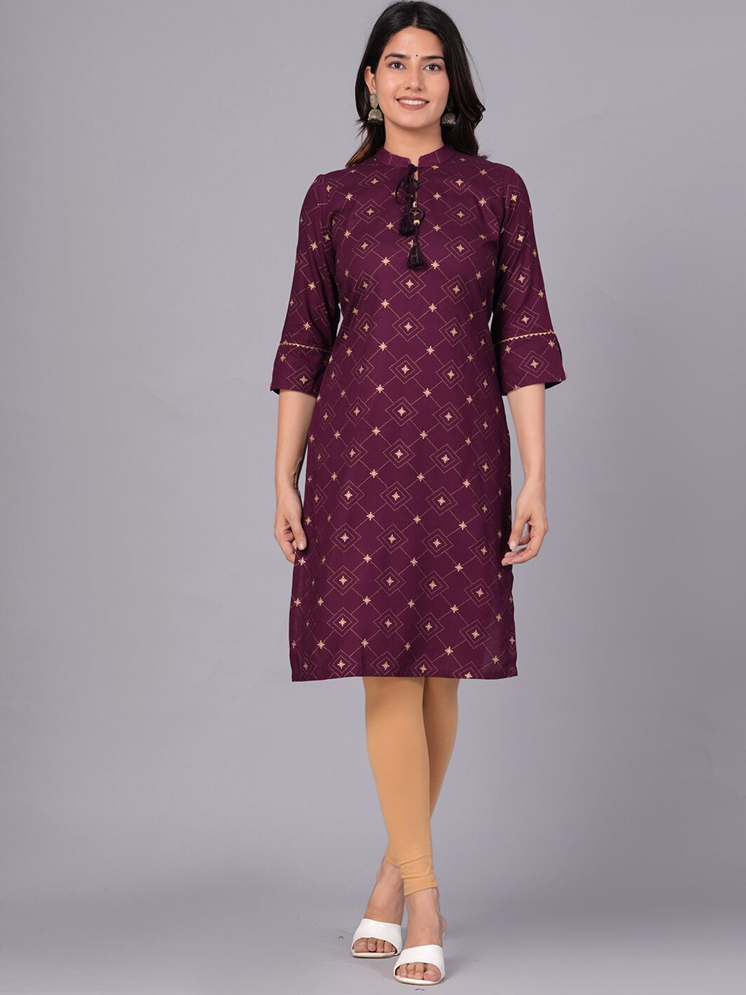 

KALINI Geometric Printed Straight Kurta, Maroon