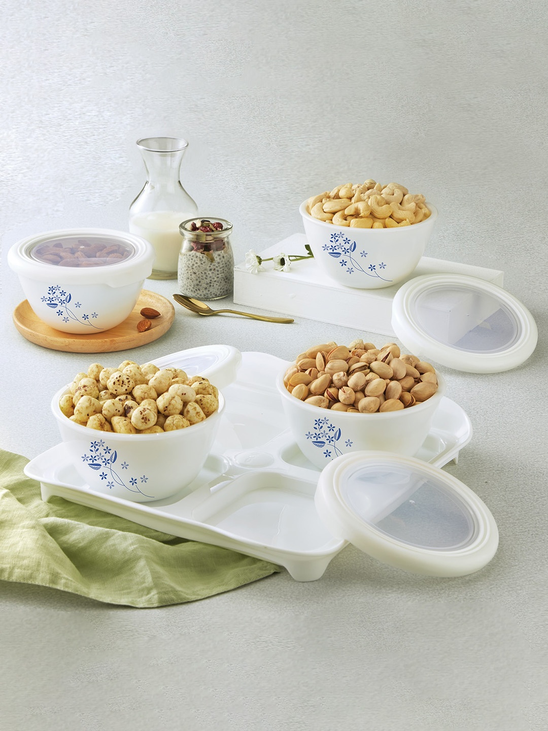 

Cello Tiffany 5 Pcs White & Blue Opalware Mixing Bowl With Lids & Tray