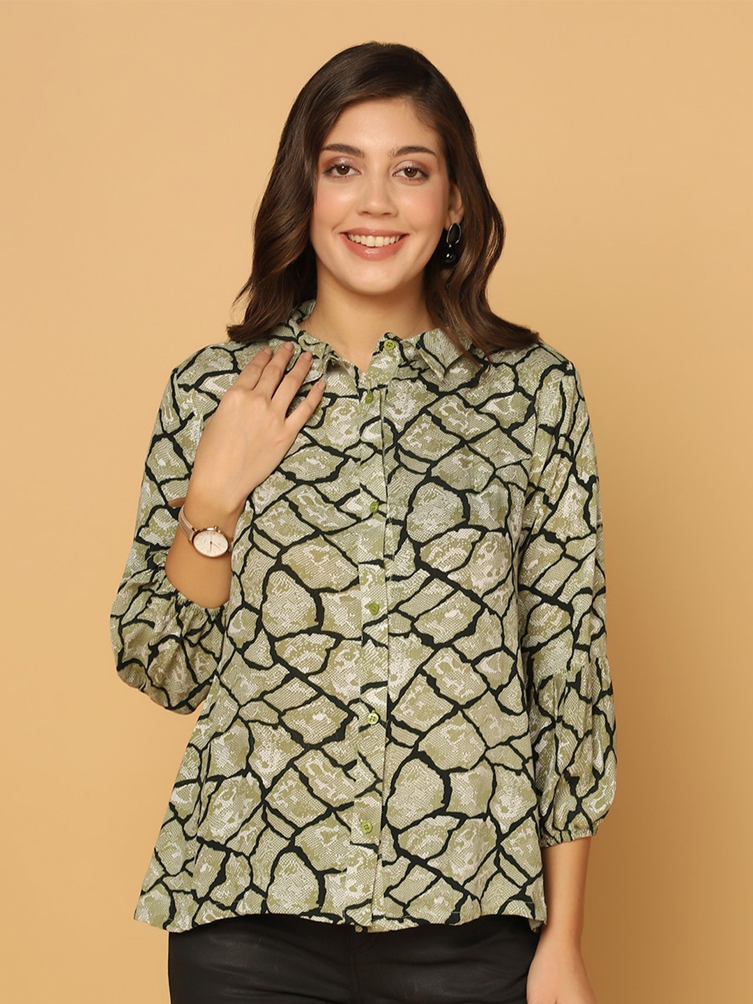 

FASHION DREAM Geometric Print Roll-Up Sleeves Shirt Style Top, Green