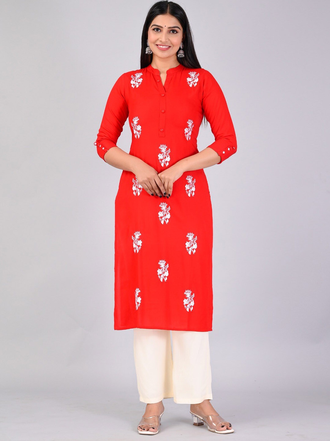 

MAUKA Ethnic Motifs Embroidered Regular Kurta with Palazzos, Red