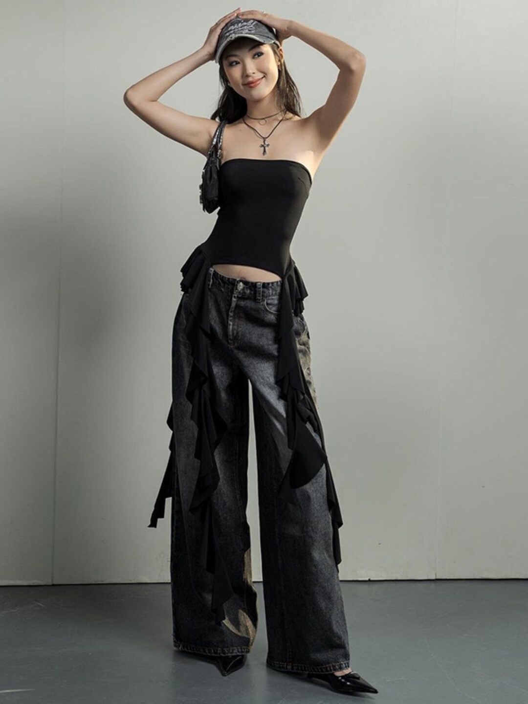 

StyleCast Black Strapless Tube Top