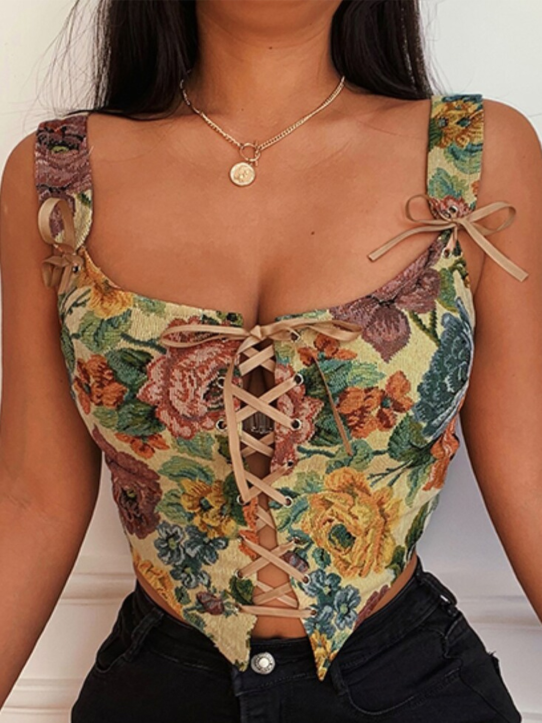 

StyleCast Khaki Floral Printed Scoop Neck Sleeveless Tie-Ups Detail Fitted Crop Top