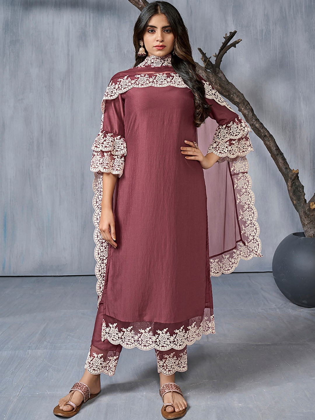 

Inddus Floral Embroidered Regular Thread Work Kurta With Trousers & Dupatta, Mauve
