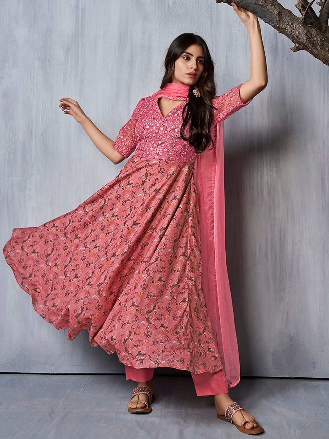 

Inddus Floral Printed Regular Thread Work Kurta With Trousers & Dupatta, Peach