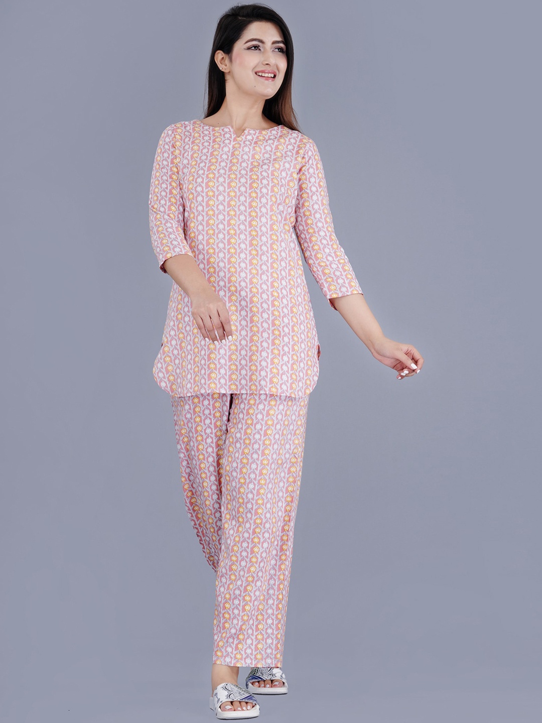 

TREND ME Ethnic Motifs Printed Night Suit, Pink