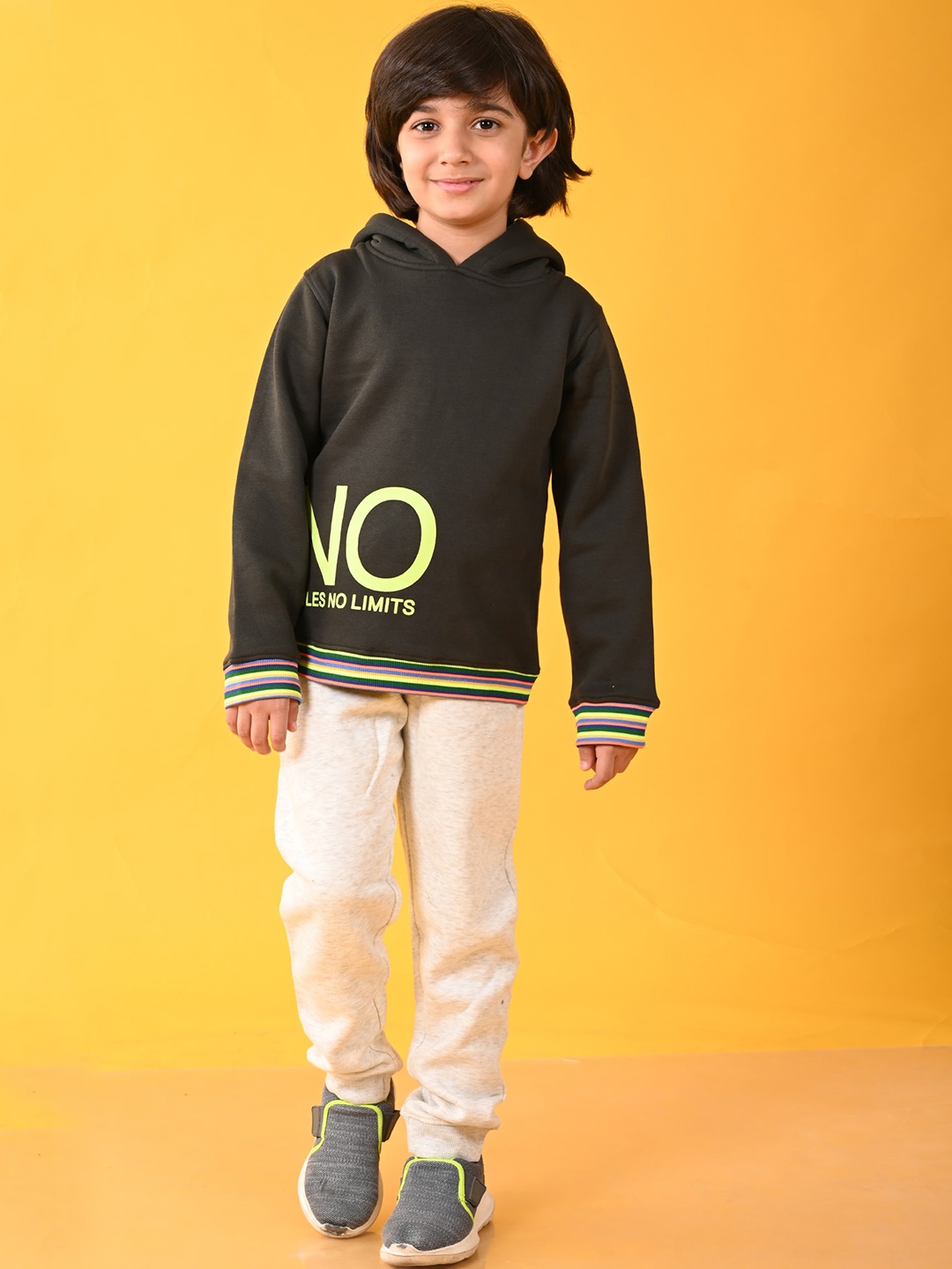 

Anthrilo Boys Printed Fleece Sweatshirt With Jogger, Olive