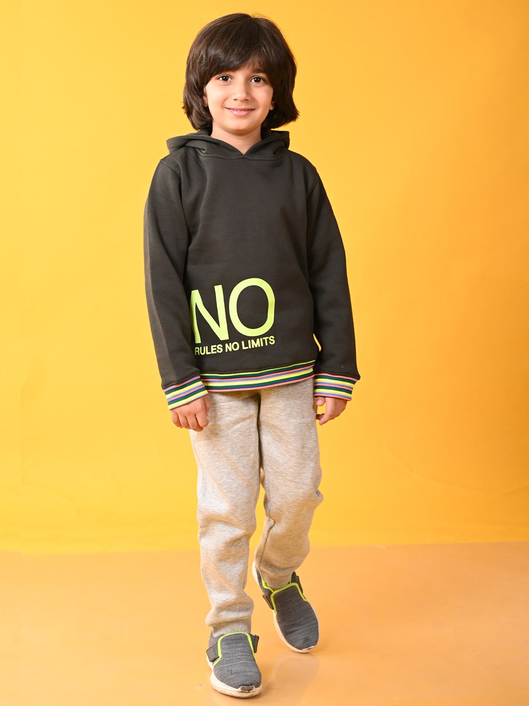 

Anthrilo Boys Typography Printed Hooded T-shirt with Trousers, Olive