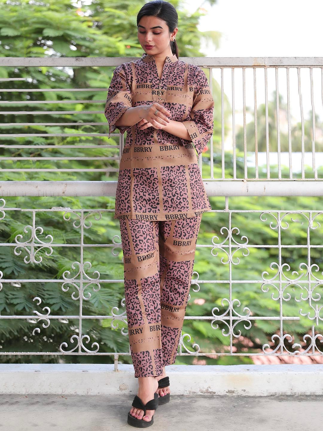 

Ekta Textiles Abstract Printed Top With Trousers, Brown