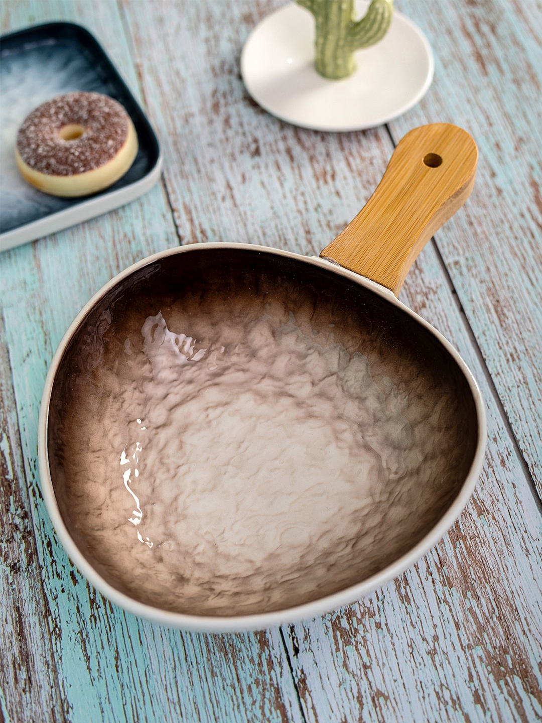 

White Gold Brown & White Printed Porcelain Glossy Serving Bowl With Wooden Handle