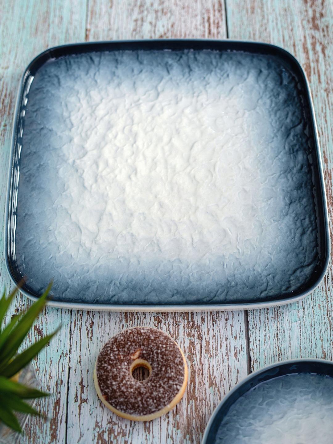 

White Gold Brown & White Printed Porcelain Glossy Plate, Black