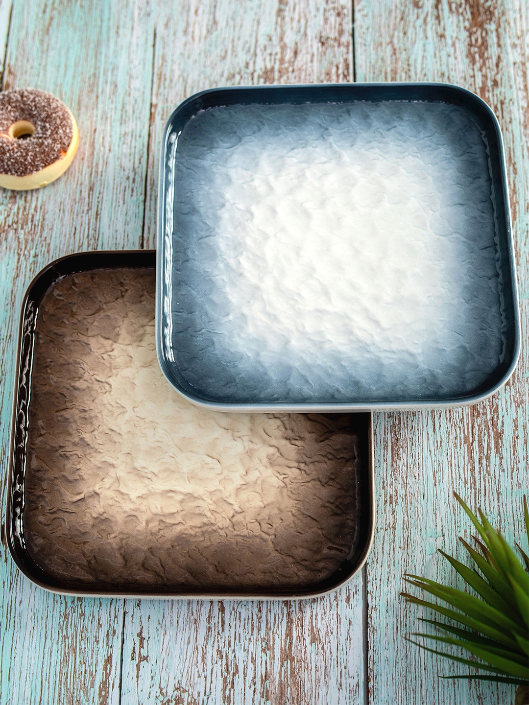 

White Gold Blue & Brown 2 Pieces Printed Porcelain Glossy Plate