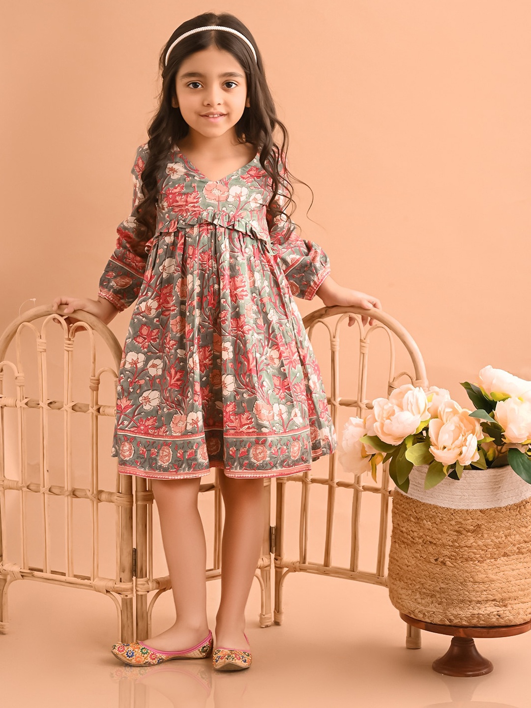 

LilPicks Girls Floral Printed V-Neck Ruffled Cotton Empire Dress, Green