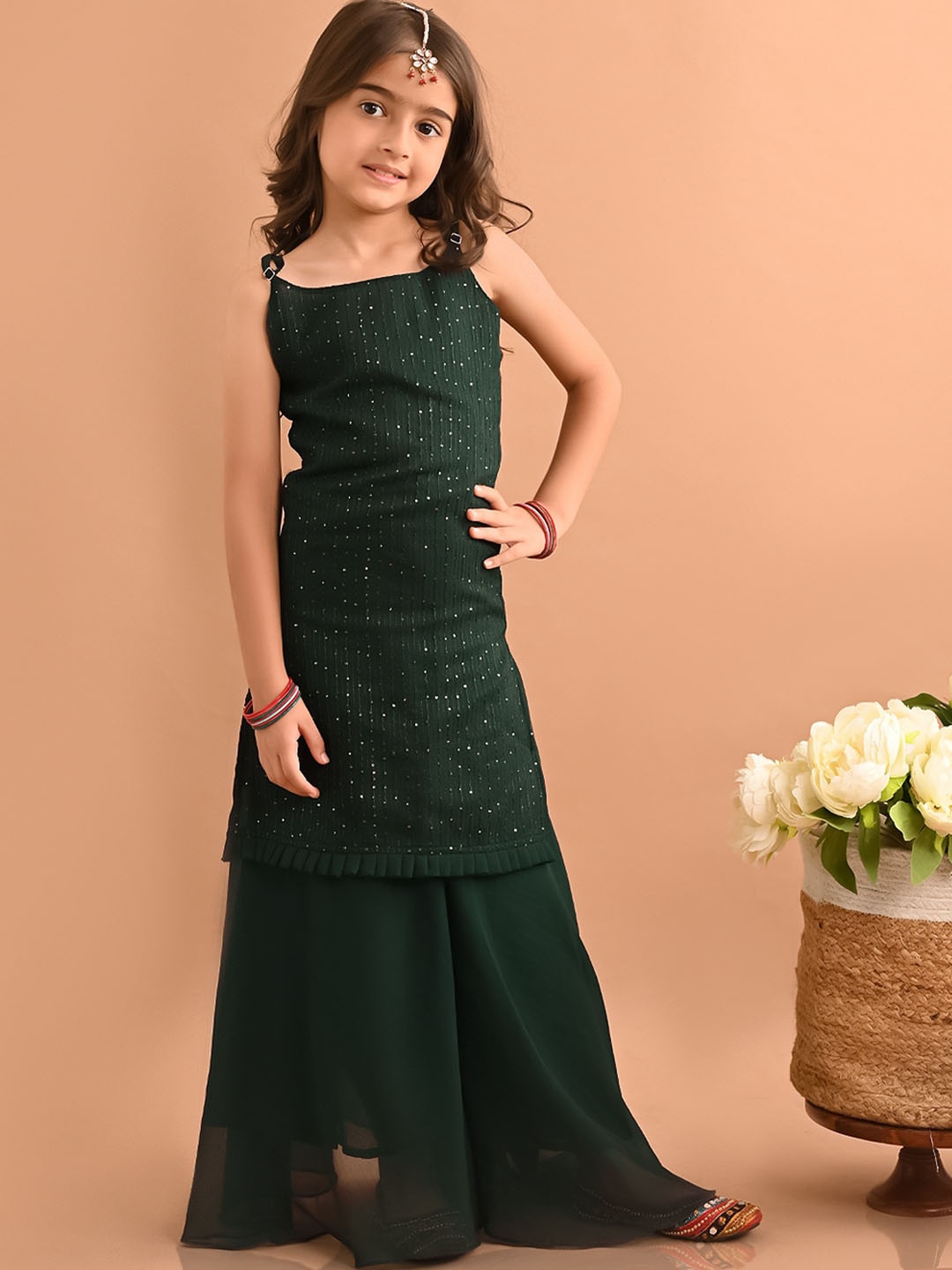 

LilPicks Girls Embroidered Regular Sequinned Kurta With Sharara, Green