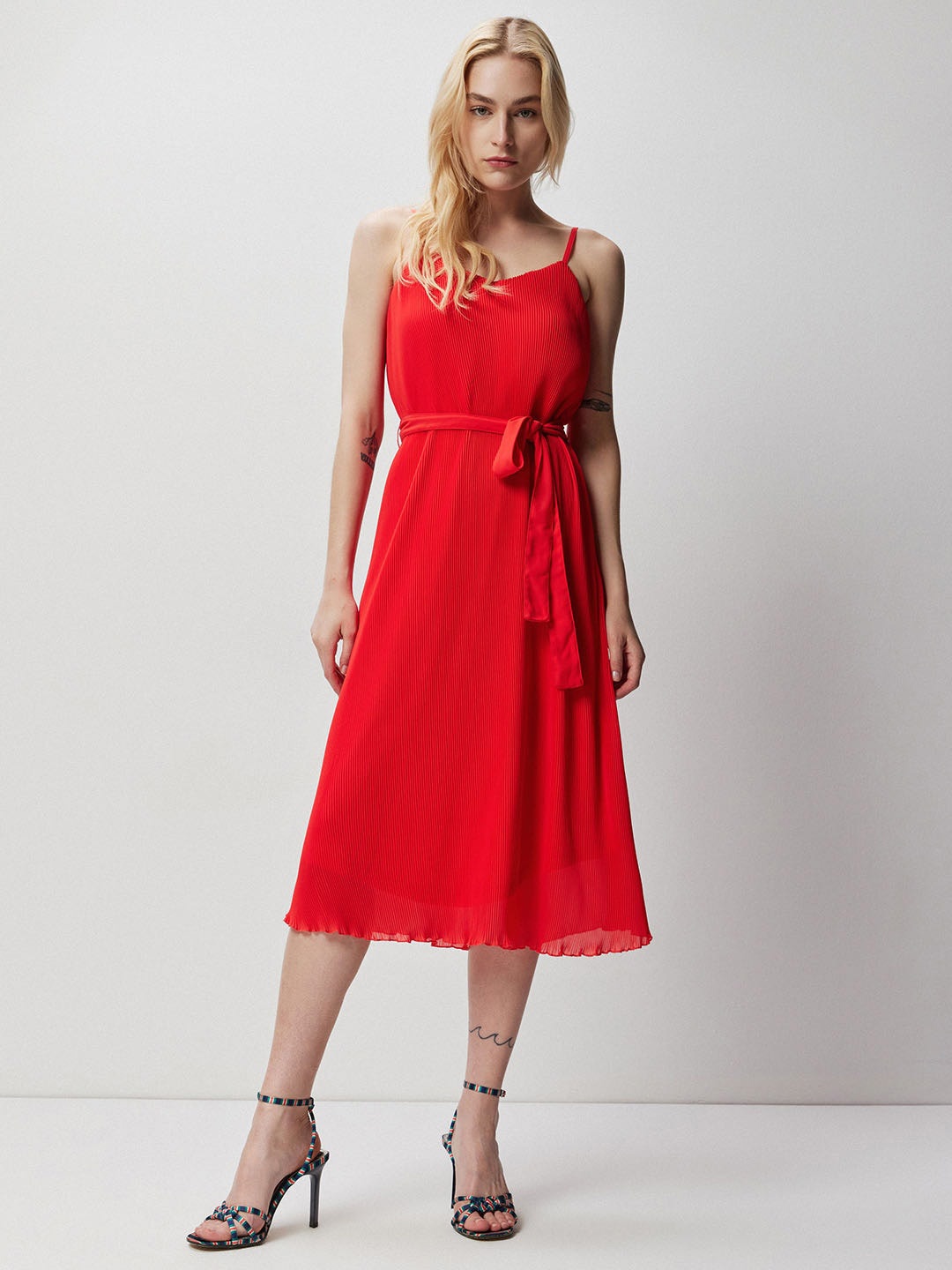 

COVER STORY Red Shoulder Strap Accordion Pleated Fit & Flare Midi Dress