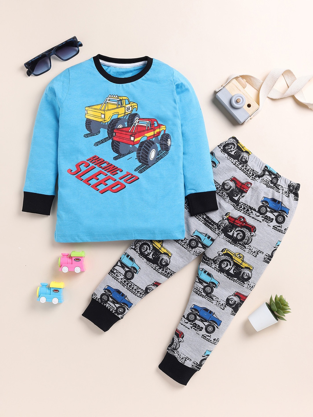 

YK Boys Graphic Printed Night suit, Blue